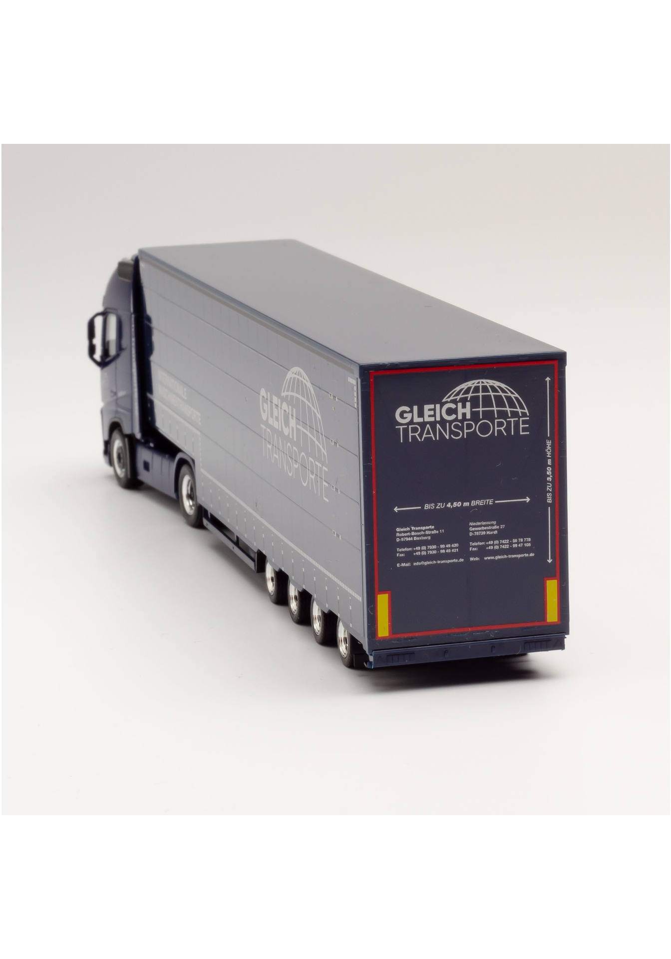 Mercedes-Benz Gigaspace Curtain tarp semitrailer truck with truck mounted forklift truck