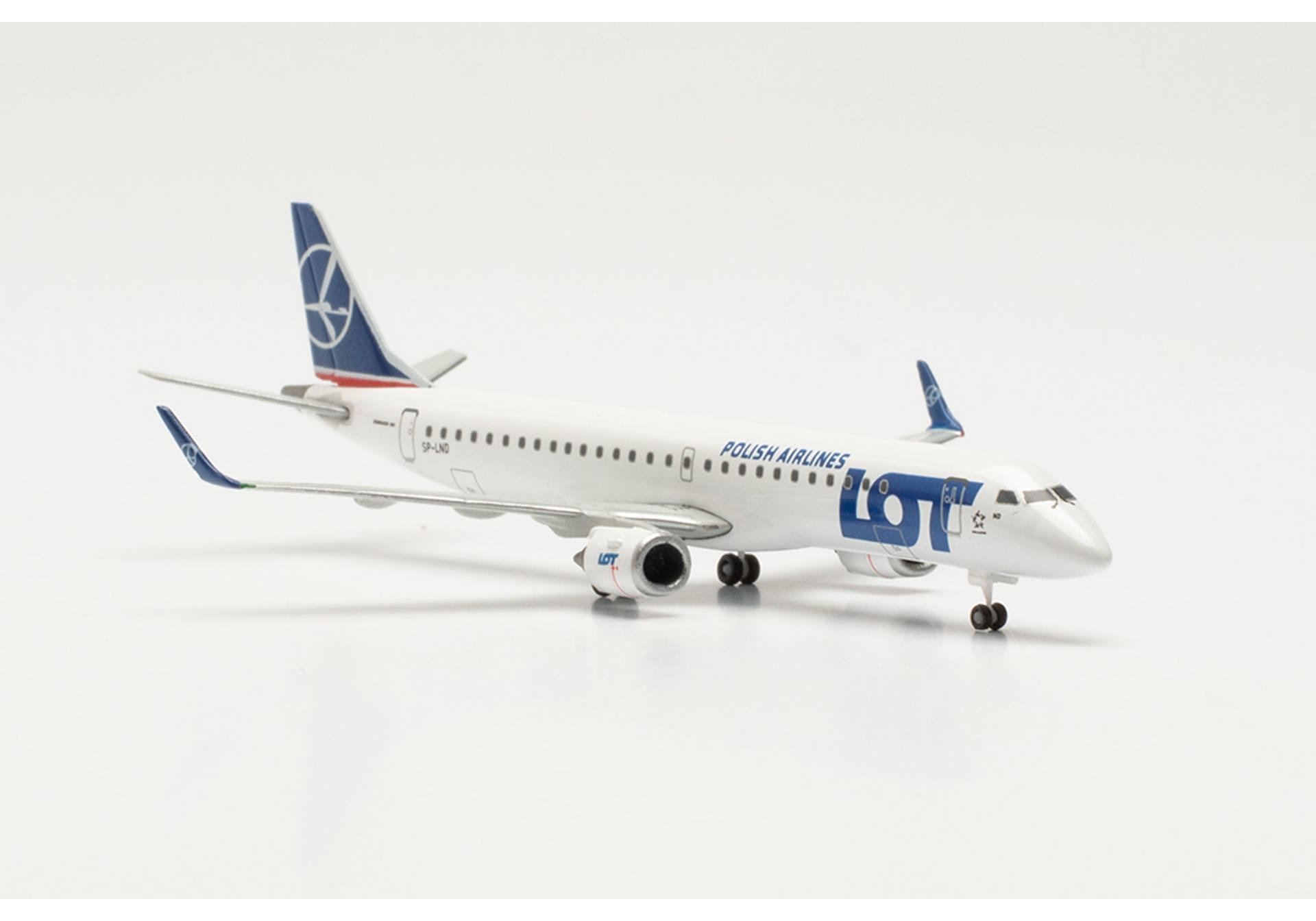 LOT Polish Airlines Embraer E195 – SP-LND
