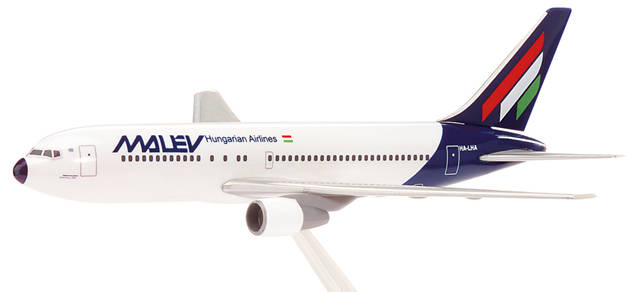 Malév Boeing 767-200. This item comes / came in Wooster branded packaging.