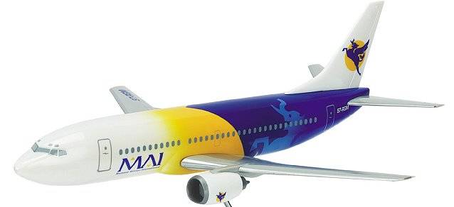 Myanmar Airways Boeing 737-300. This item comes / came in Wooster branded packaging.
