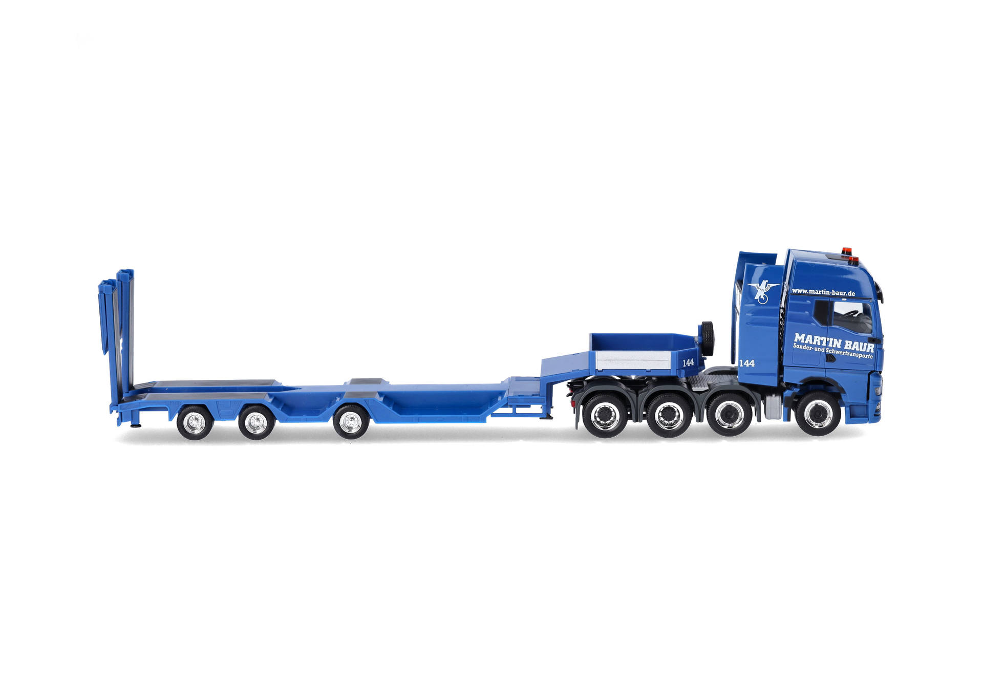 MAN TGX GX low boy semitrailer  (air-suspended) "Martin Baur" (Baden-Württemberg/Ertingen-Binzwangen)