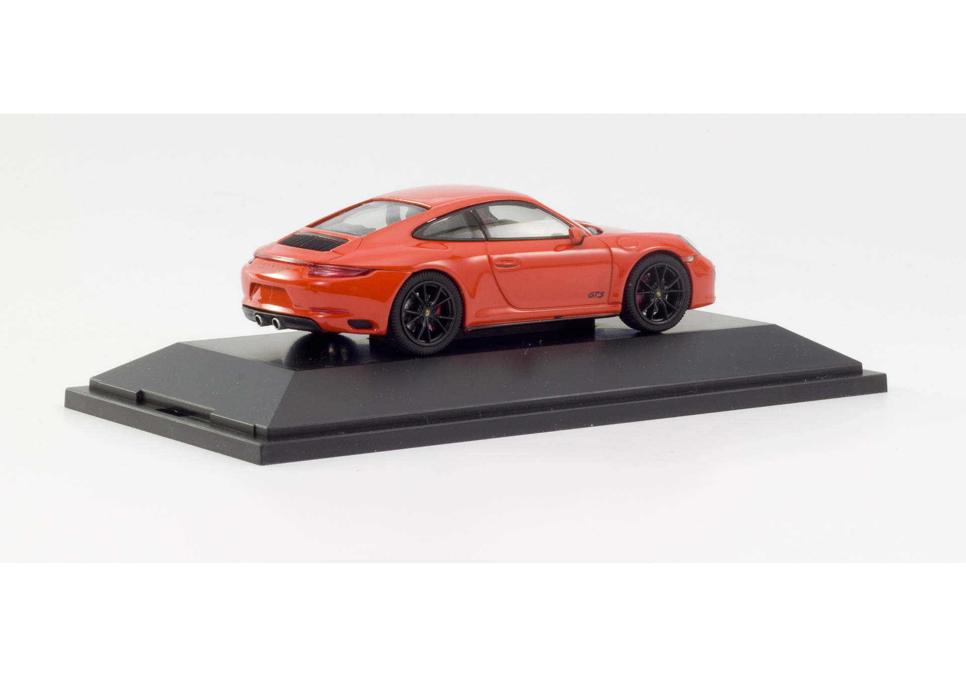 Porsche 911 Carrera 4 GTS, lavaorange