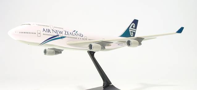 Air New Zealand Boeing 747-400. Artikel wird/ wurde in Wooster-Verpackung ausgeliefert.