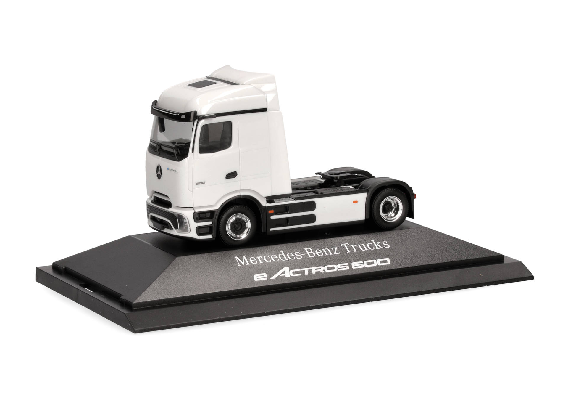 Mercedes-Benz eActros 600 ProCabin Streamspace rigid tractor 2axles, white "Mercedes-Benz Trucks"