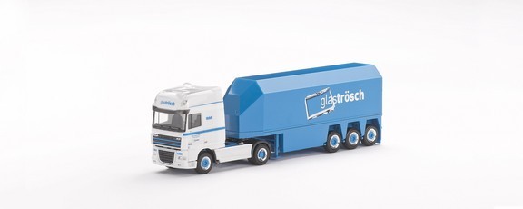 DAF XF 105 glass transport saddle train