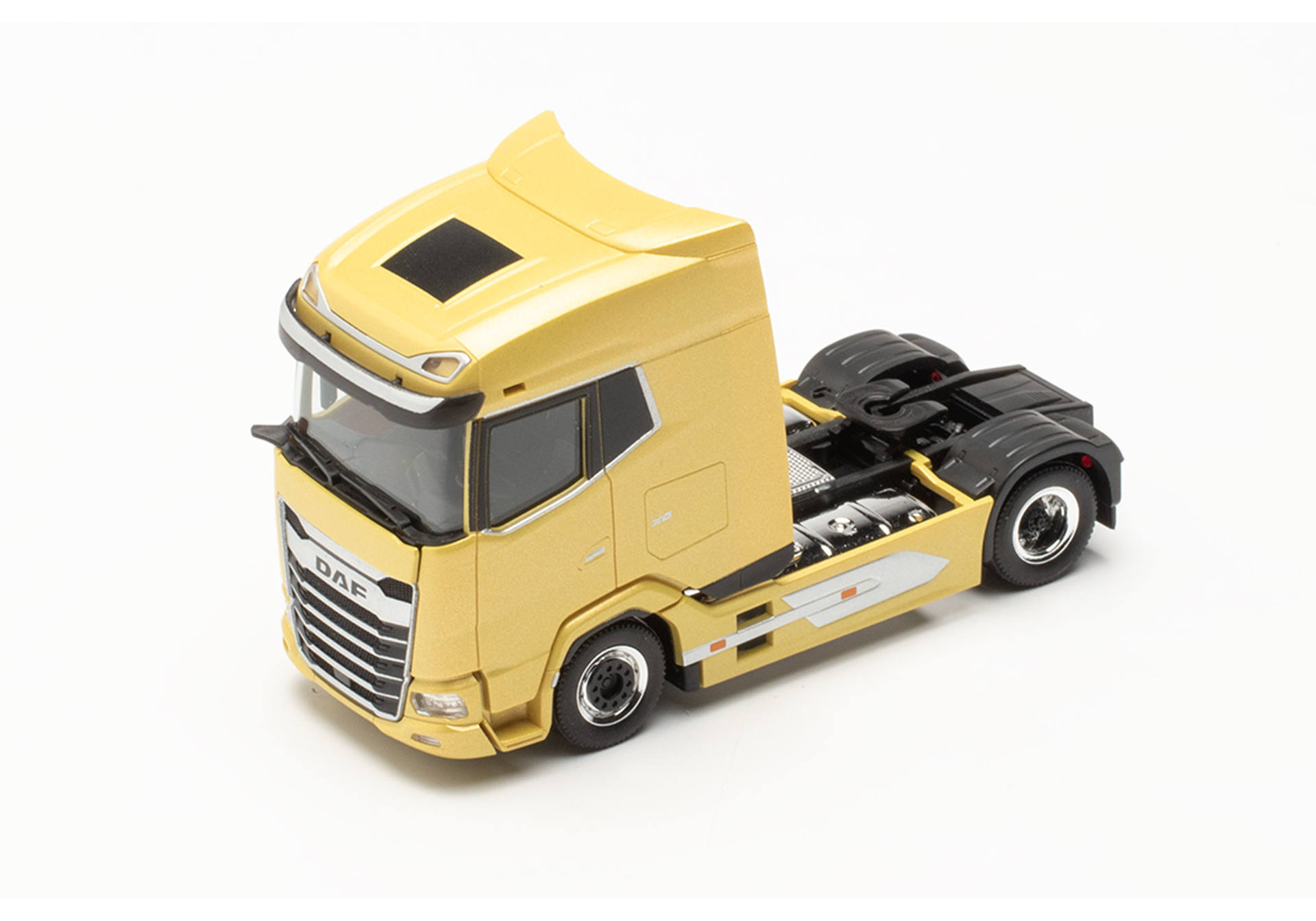 DAF XG rigid tractor, tyscan yellow metallic