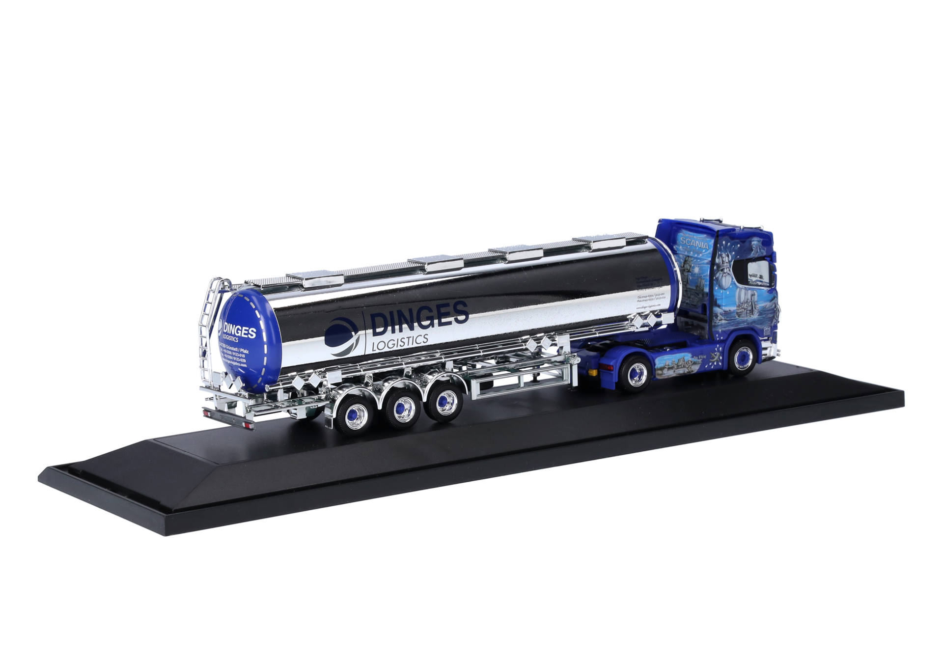 Lkw-Modell, Tankwagen, Silberchrom, Blaues Fahrerhaus, Ausstellungsständer, lkw, tankwagen, logistik, modell, maßstabmodell