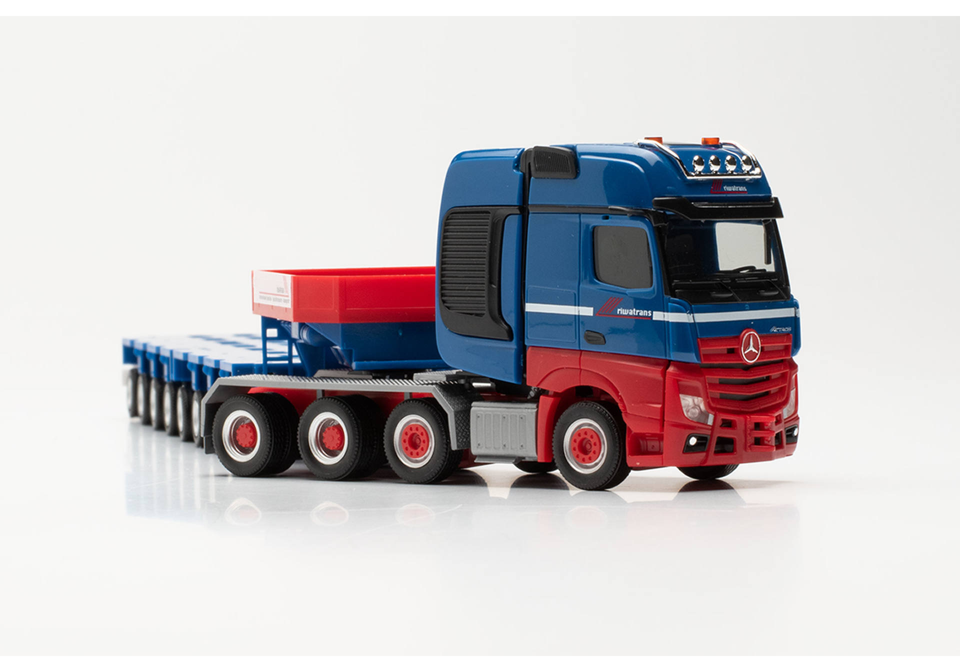 Mercedes-Benz Actros Gigaspace `18 Schwerlast-Sattelzug „Riwatrans“