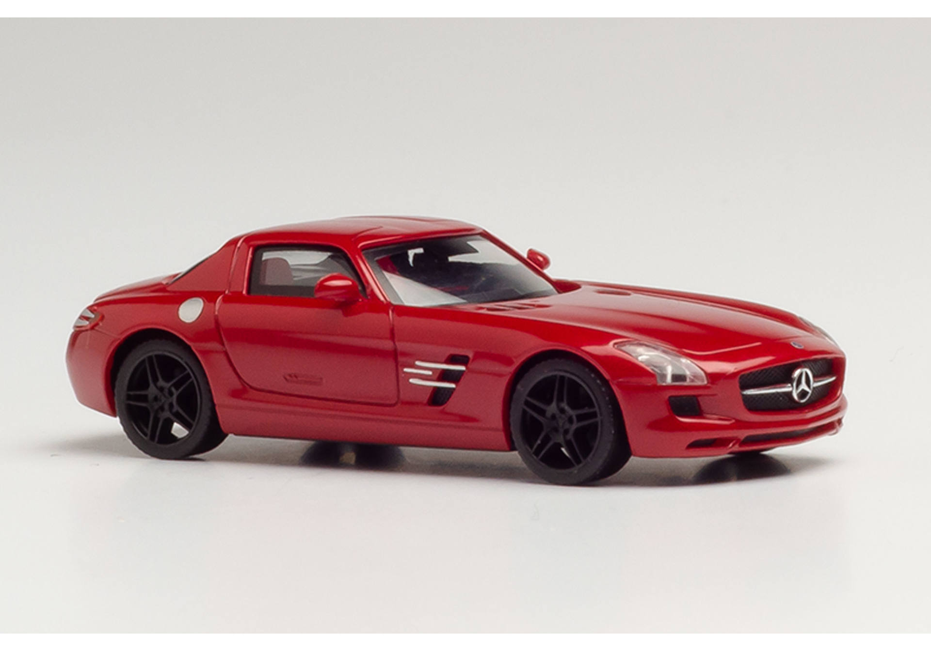 Mercedes-Benz SLS AMG,Le Mans rot metallic mit schwarzen Felgen