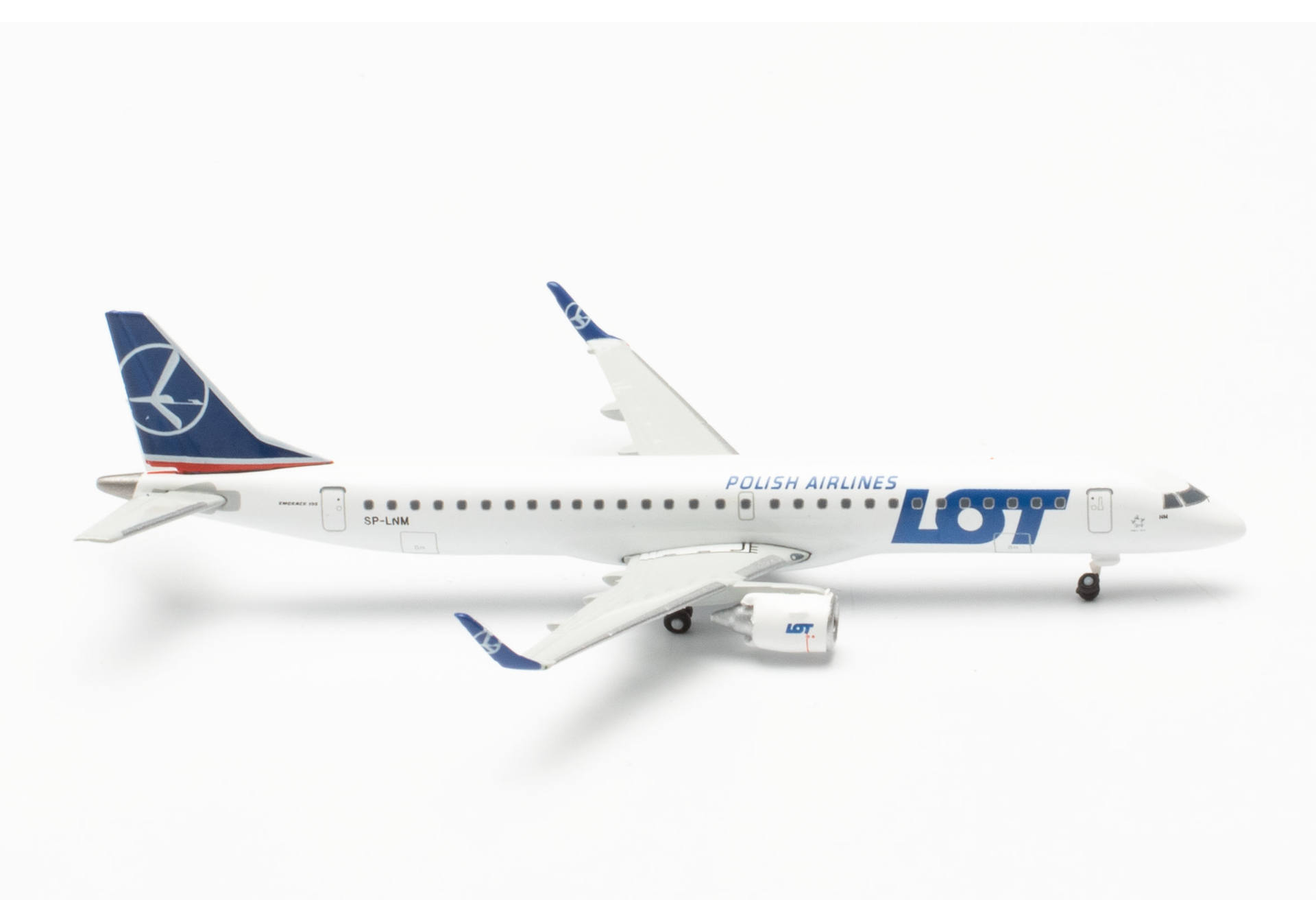 LOT Polish Airlines Embraer E195 - SP-LNM