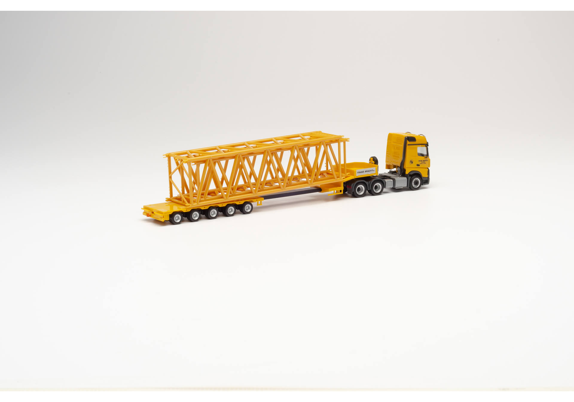 Mercedes-Benz Arocs L 6x4 Semitieflade-Sattelzug mit Gittermastteilen "Franz Bracht"