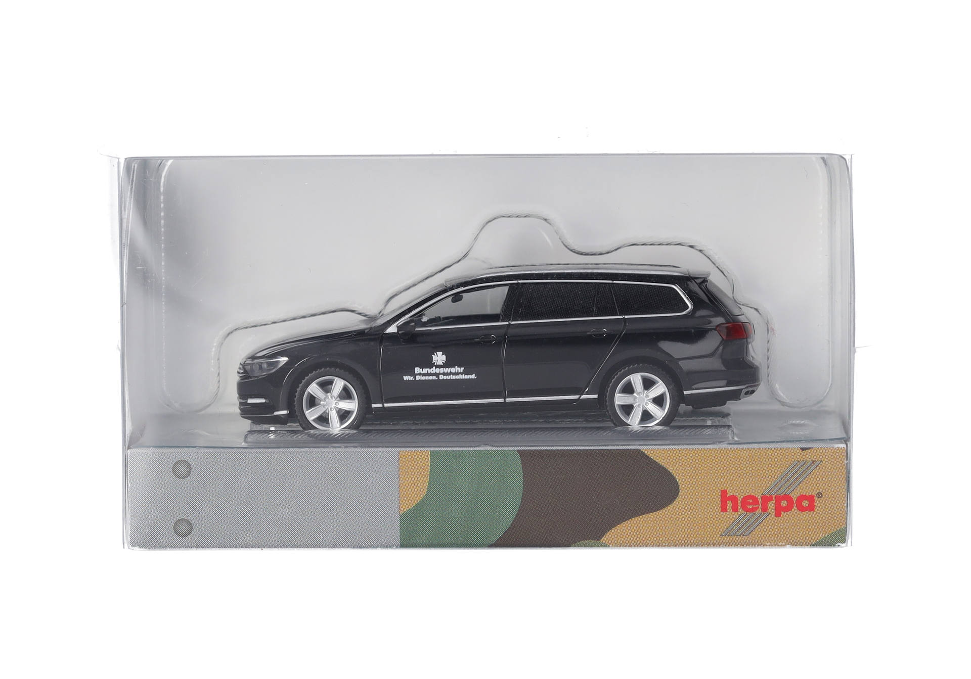 Volkswagen (VW) Passat Variant "Bundeswehr" (German Armed Forces)