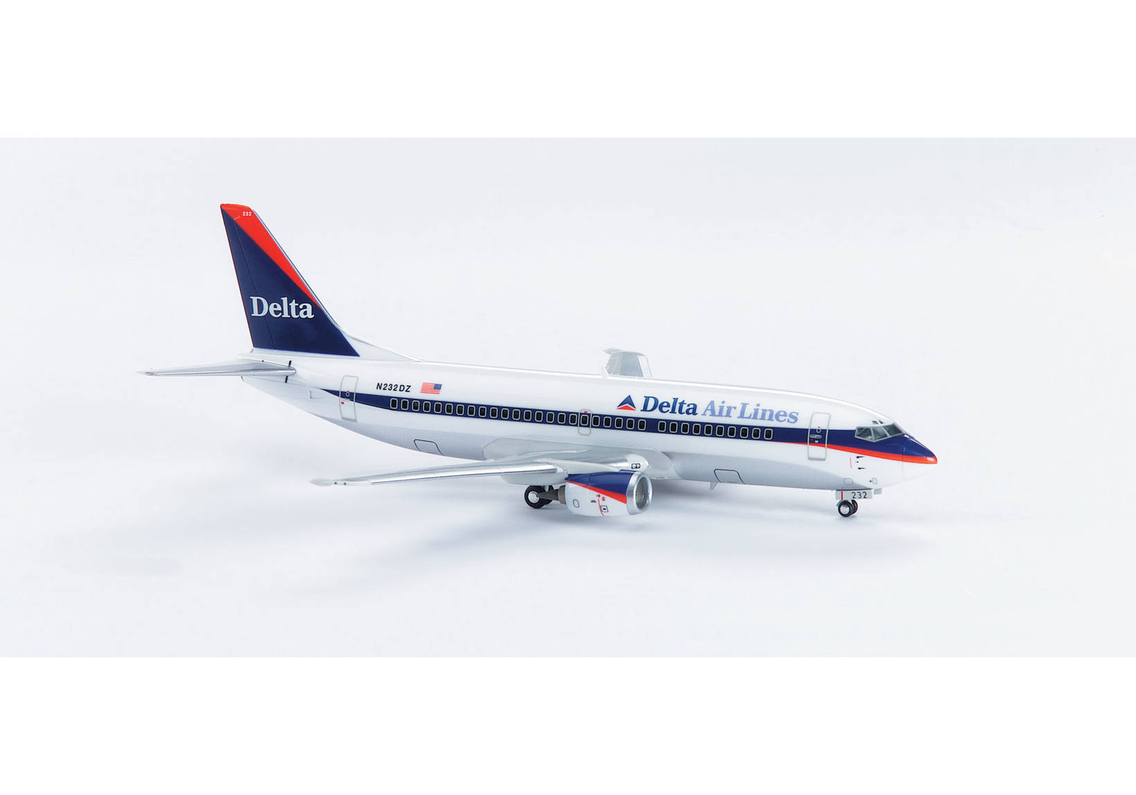 Herpa maquette avion Delta Air Lines Boeing 727-100, echelle 1/500, model, pièce de collection, d'avion sans support, figurine metal Herpa maquette avion Delta Air Lines Boeing 727-100, echelle 1/500, model, pièce de collection, d'avion sans support, figurine metal