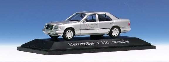 Mercedes-Benz E 320 Limited background printed