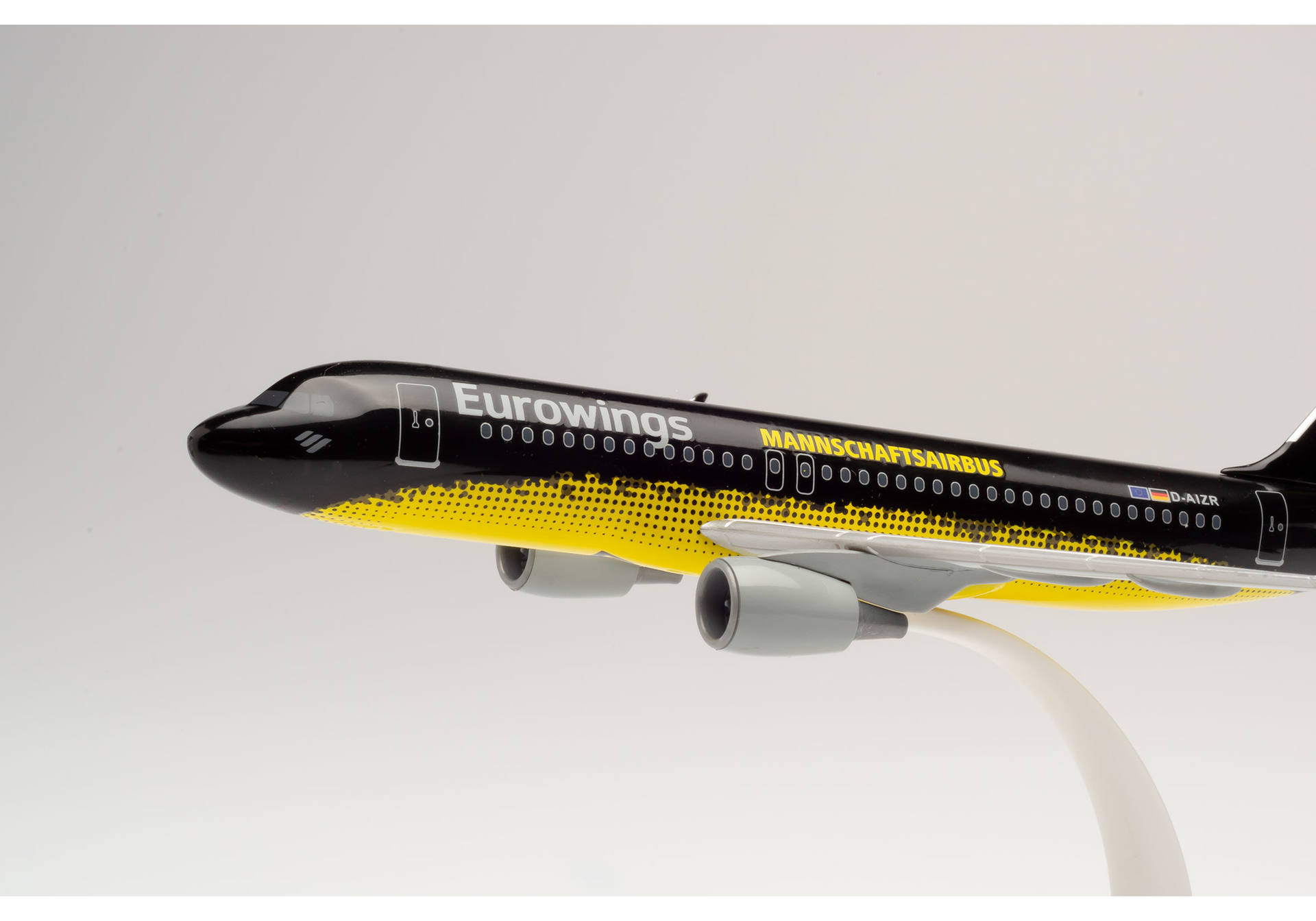 Eurowings Airbus A320 "BVB Mannschaftsairbus"