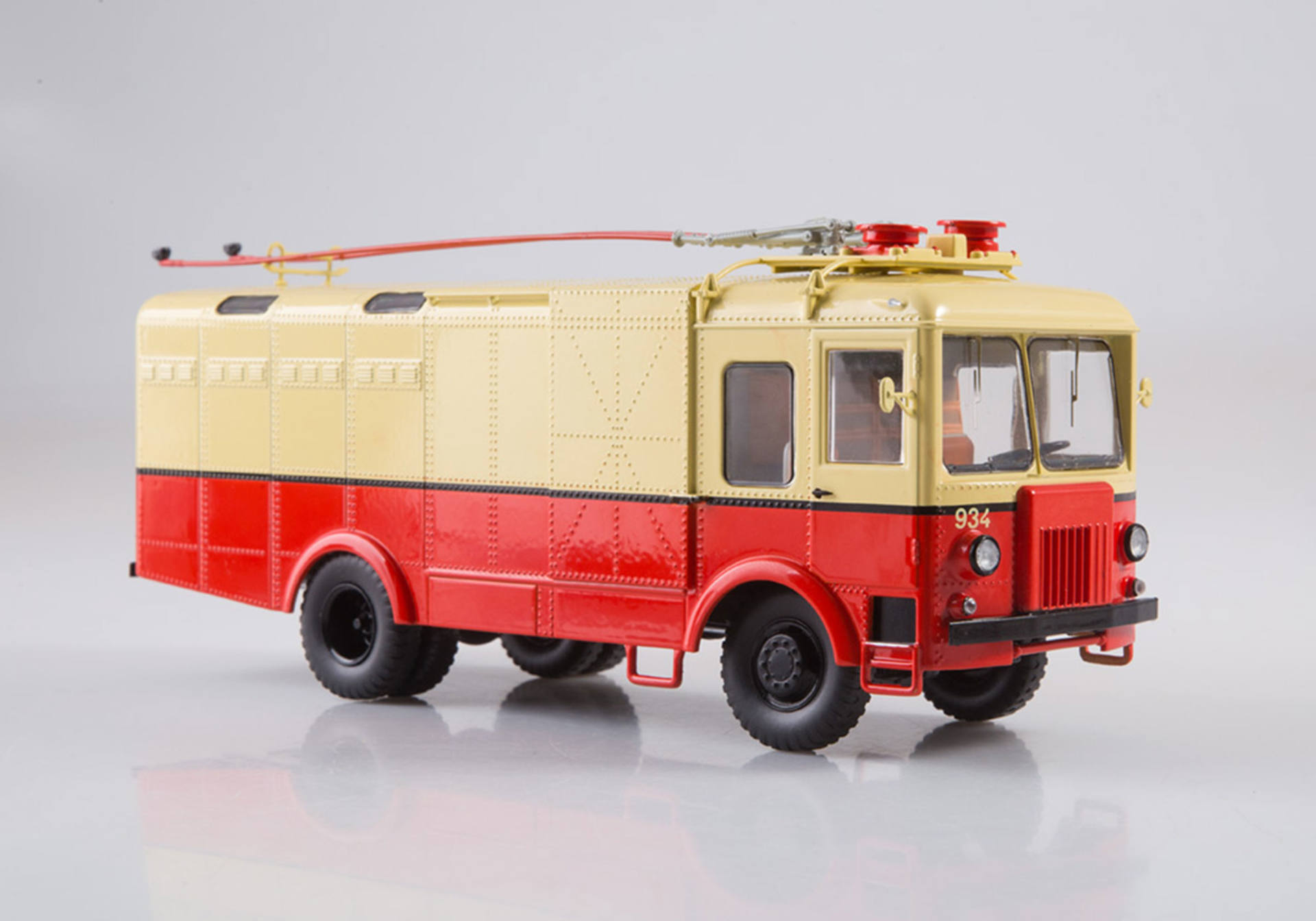 Trolleybus truck TG-3