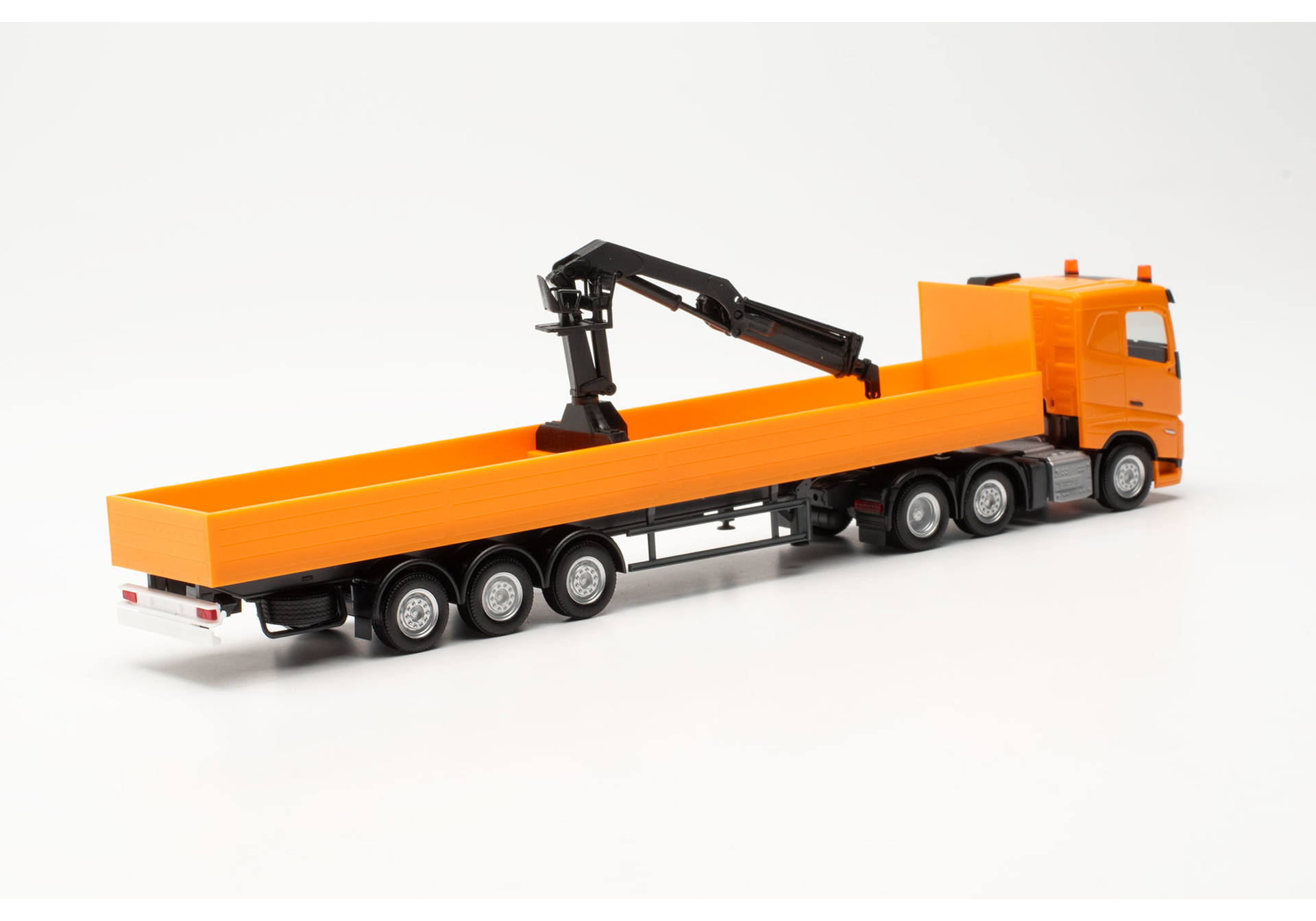 Volvo FH FD 2020 Pritschen-Sattelzug mit Ladekran und Ladung 3a/3a, orange