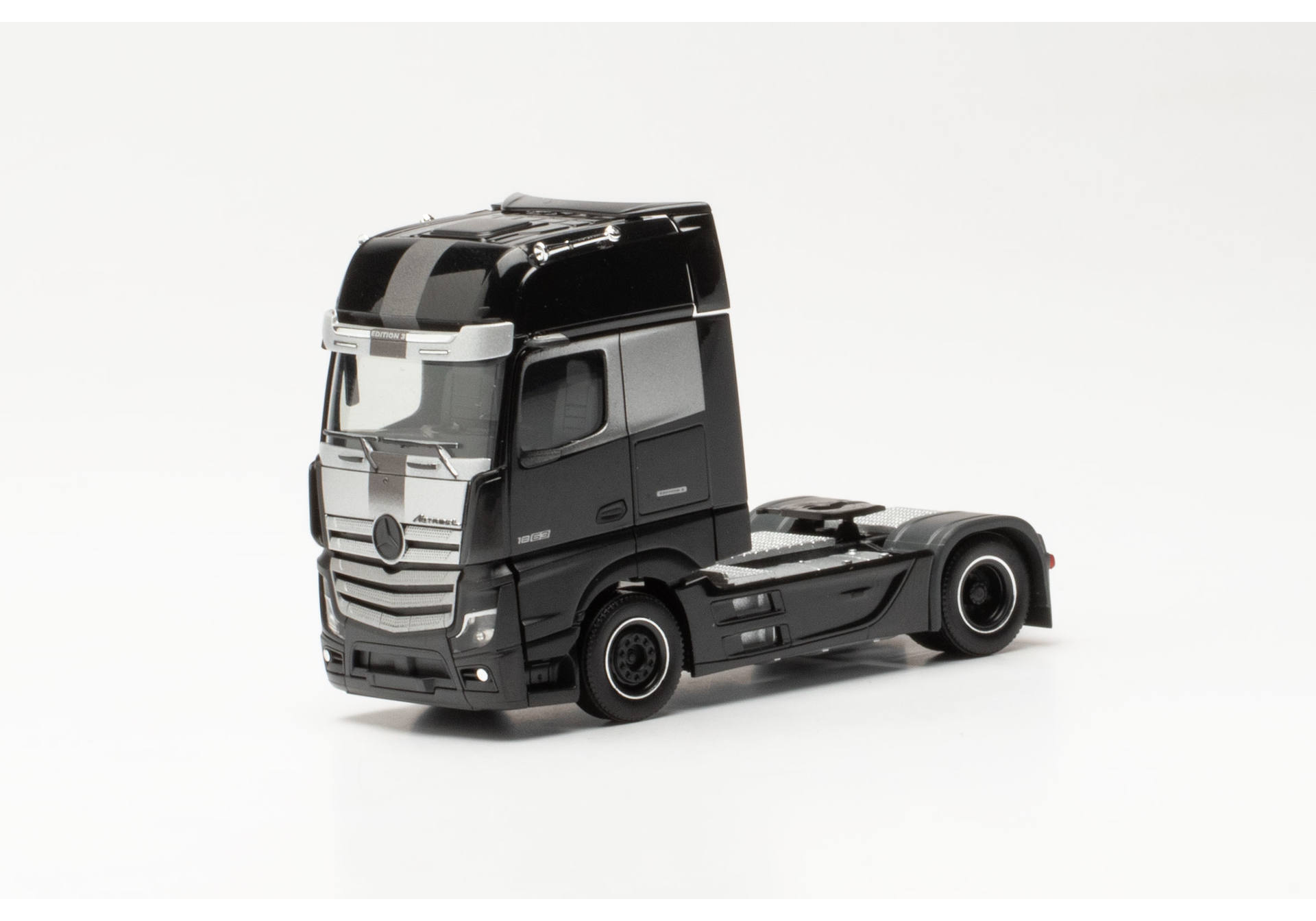 Mercedes-Benz Actros Gigaspace rigid tractor "Edition 3", black