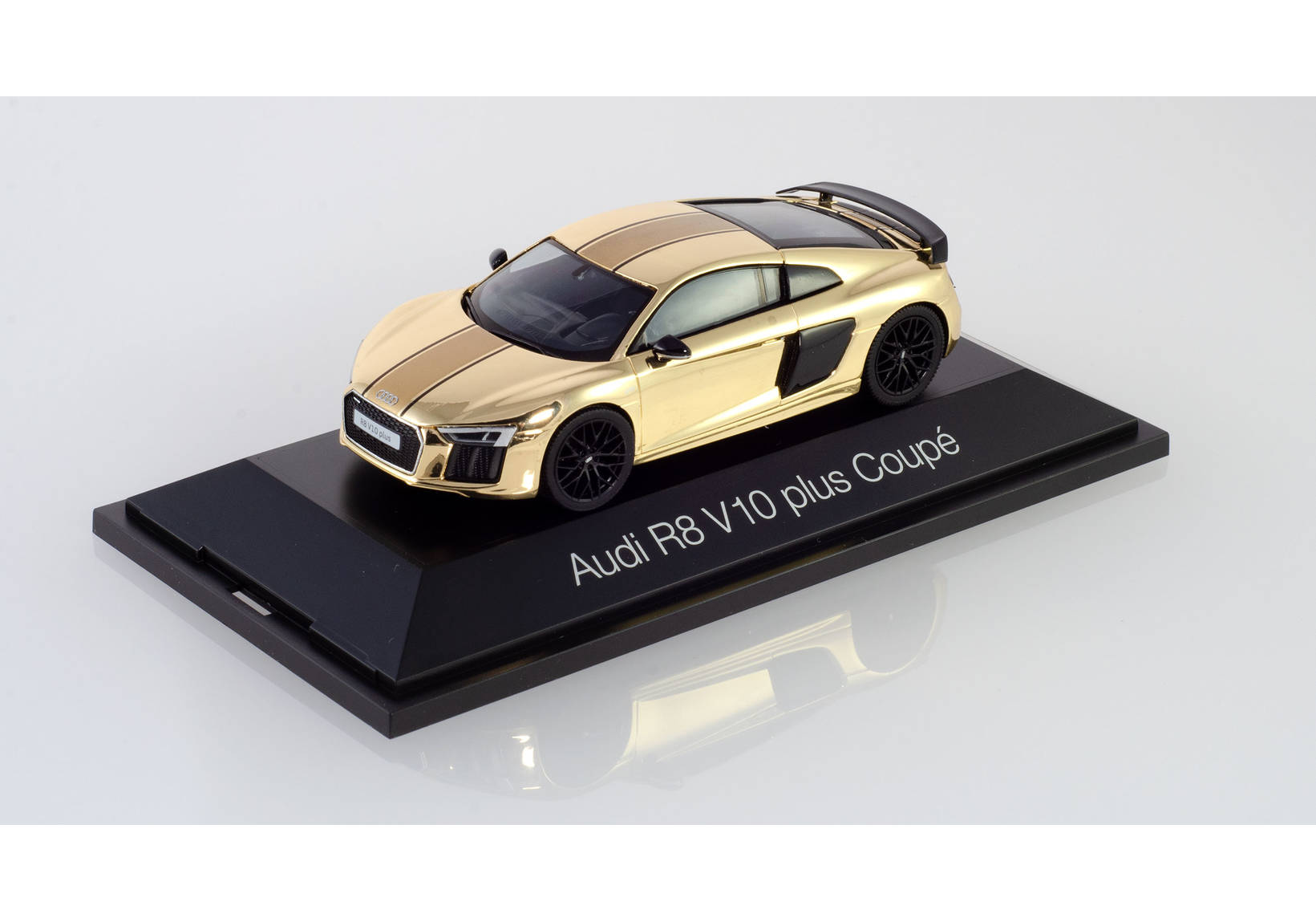 Audi R8 V10 plus, gold-glänzend