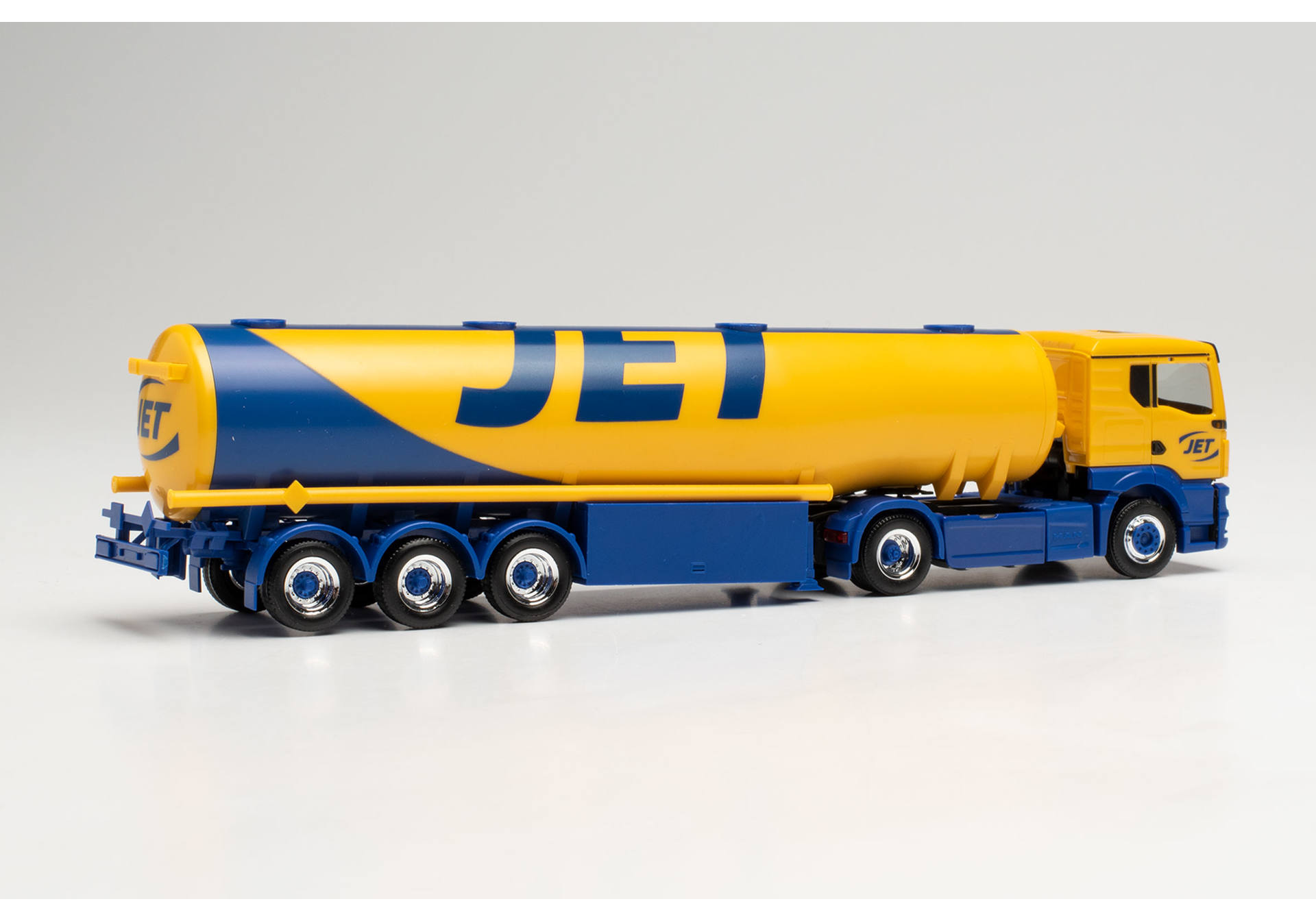 MAN TGS TN Benzintank-Sattelzug „Jet“