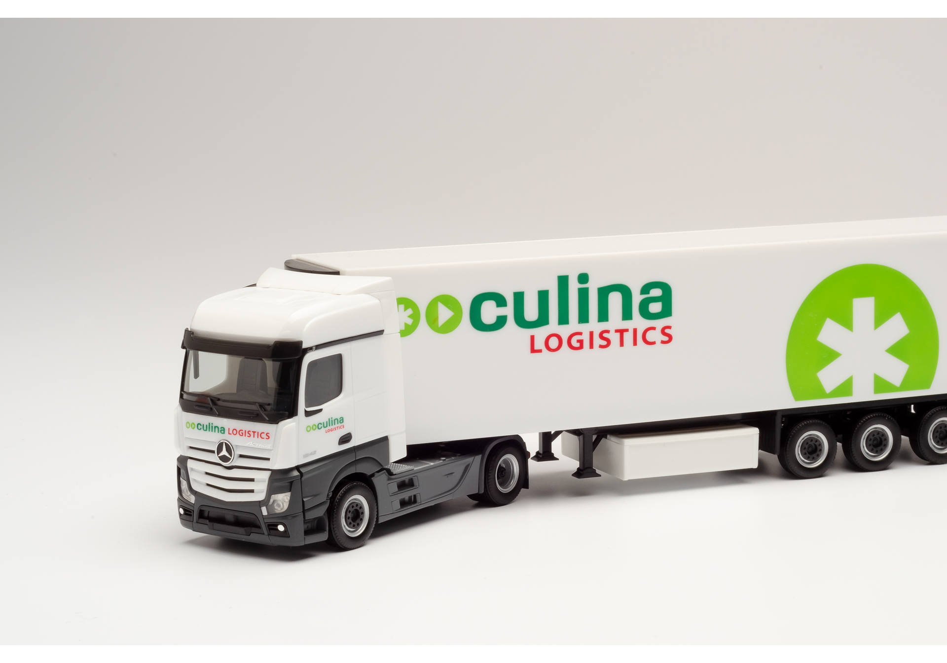 Mercedes-Benz Actros BigSpace refrigerated semitrailer "Culina Logistics"