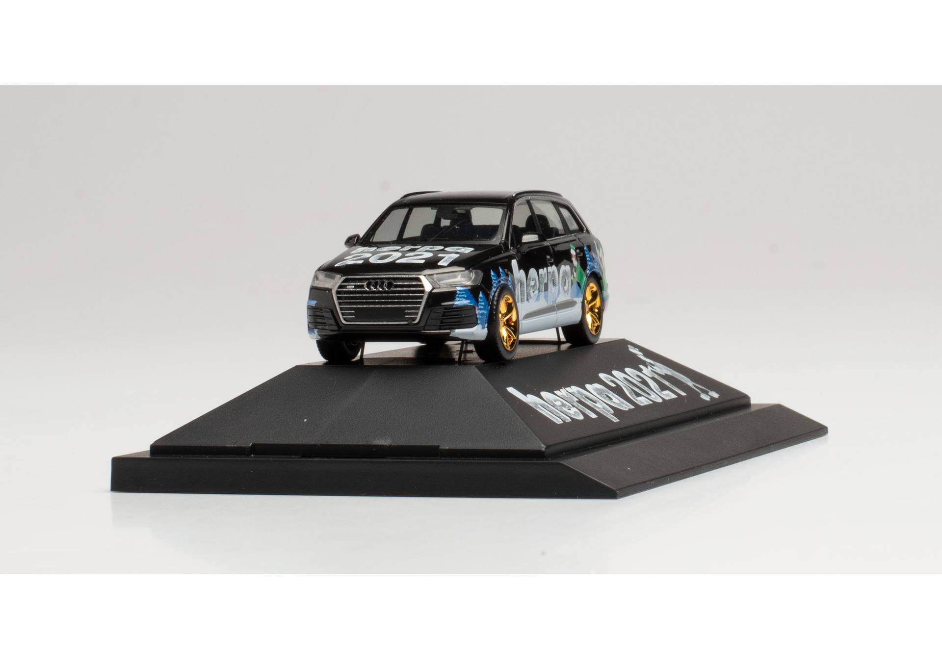 Audi Q7 "Herpa Christmas car 2021"