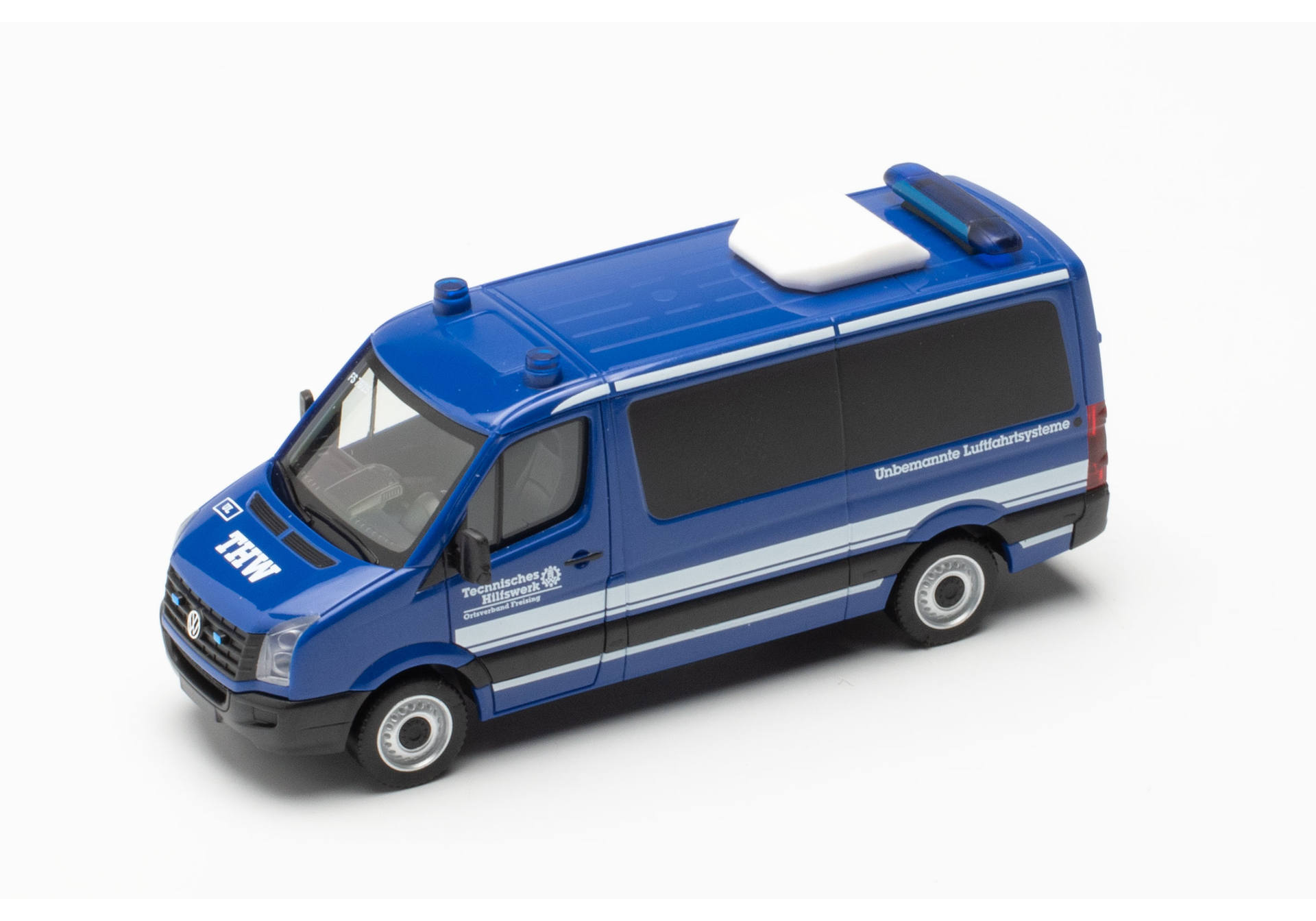 Volkswagen (VW) Crafter bus flat roof "THW Freising" (Bavaria/Freising)