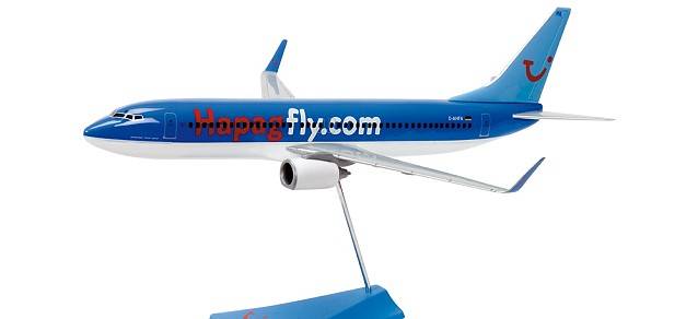 Hapagfly Boeing 737-800. This item comes / came in Wooster branded packaging.