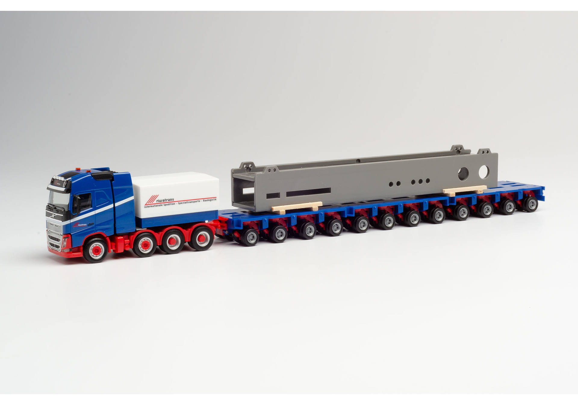 Volvo FH 16 Gl. low-loader truck-trailer with makeshift bridge