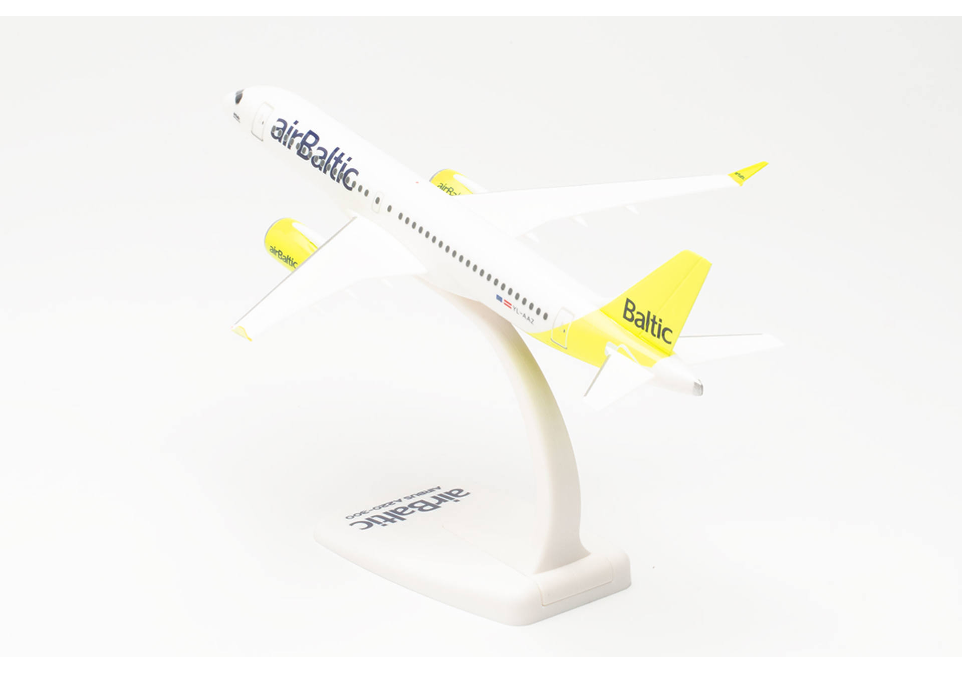 airBaltic Airbus A220-300 – YL-AAZ