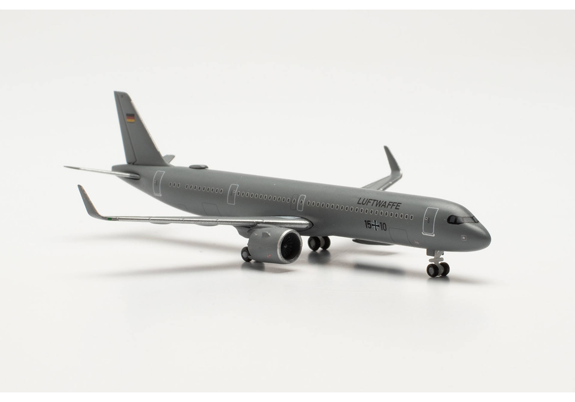 Luftwaffe Flugbereitschaft Airbus A321LR – 15+10