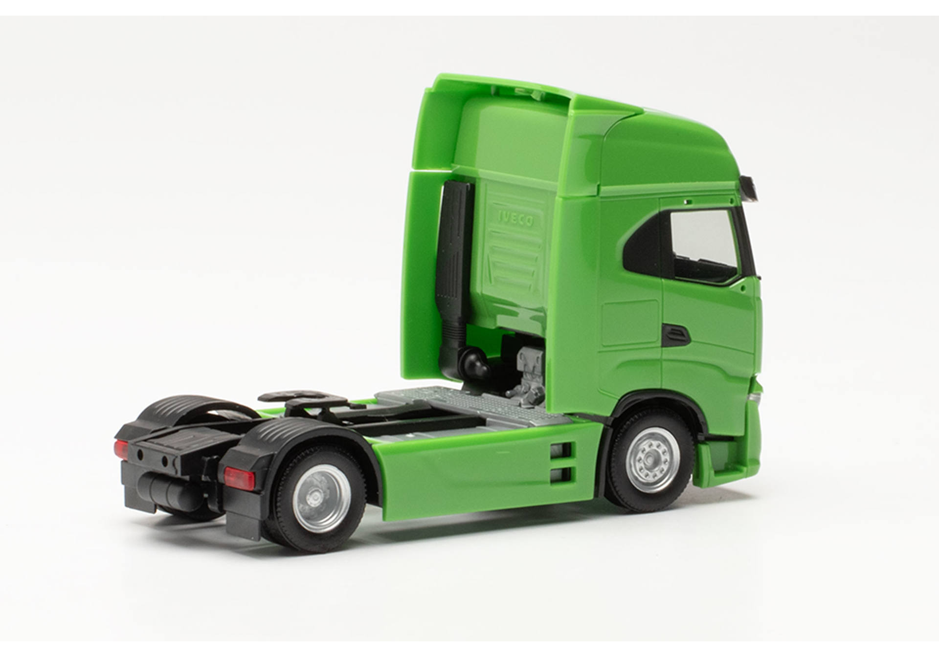 Iveco S-Way rigid tractor, yellowgreen