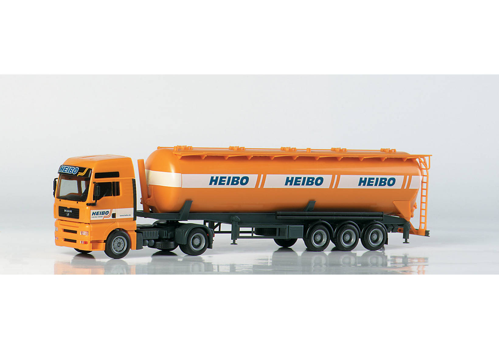 MAN TGA XXL silo semitrailer 60m³ "Heibo"