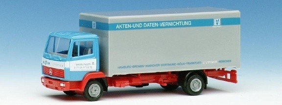 Mercedes-Benz LP 814 case truck 2A