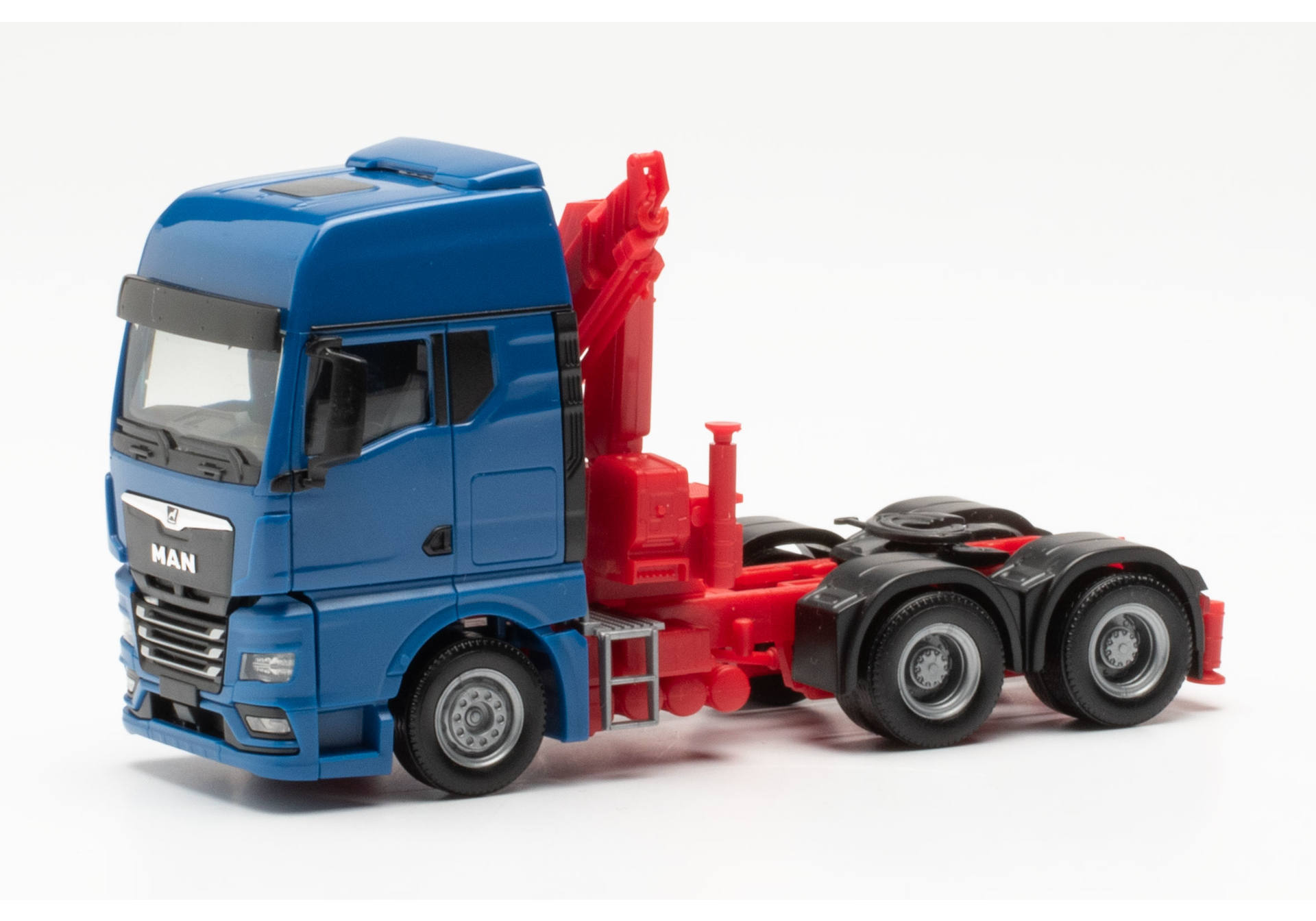 MAN TGX GX 6x4 Zugmaschine mit Ladekran, blau