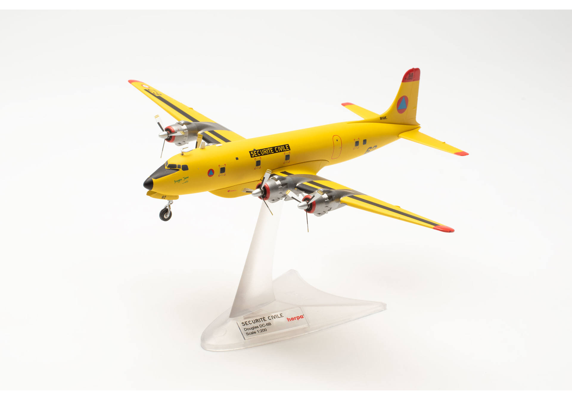 Sécurité Civile Douglas DC-6, Marseille-Marignane Airport – F-ZBAD “Pélican 62”
