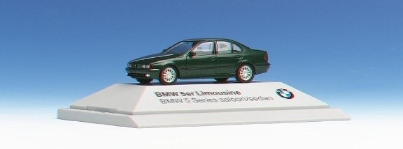 BMW 5 Series Limousine four -door rims matt cherry interior fittings green