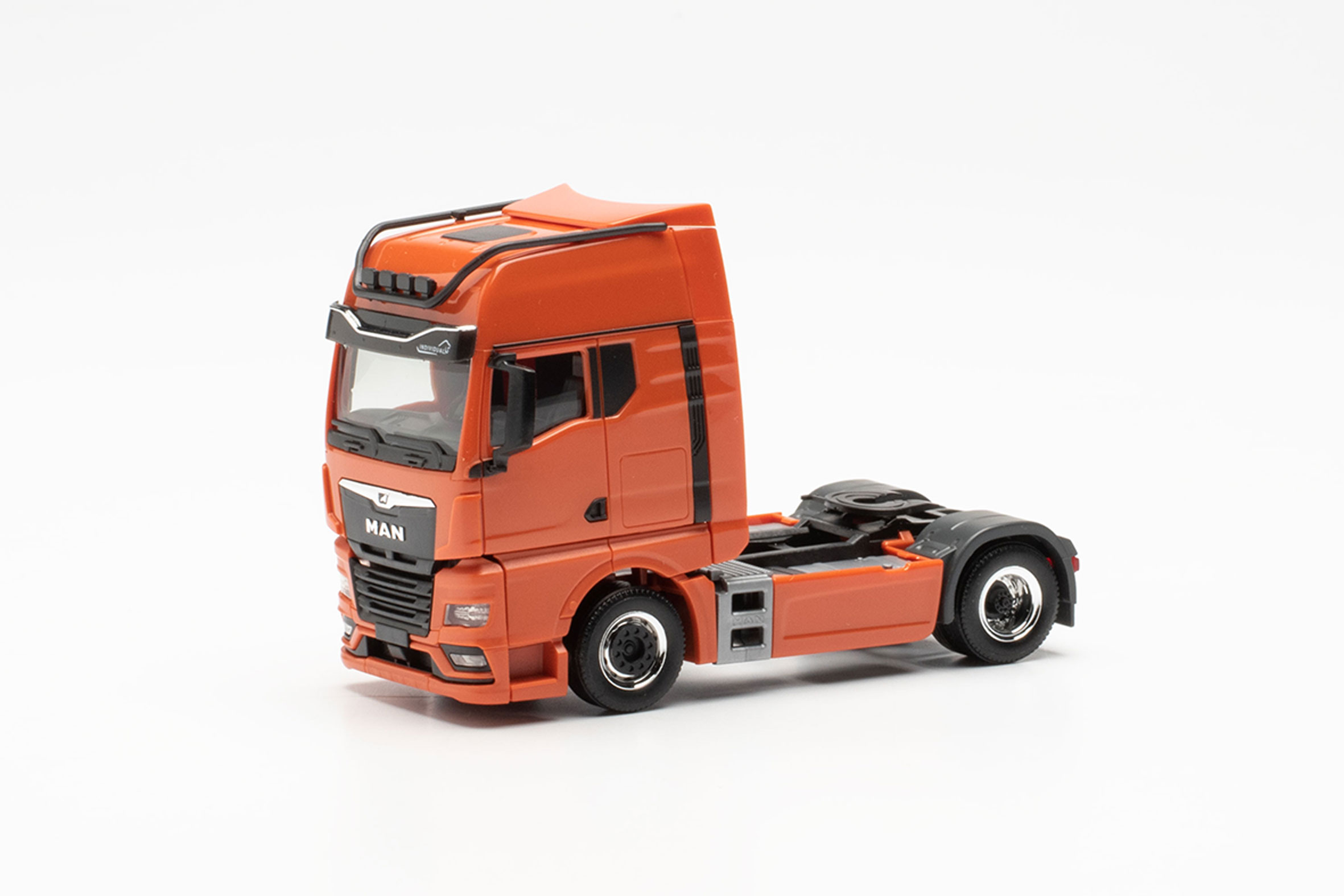 MAN TGX GX rigid tractor 2axles, orange