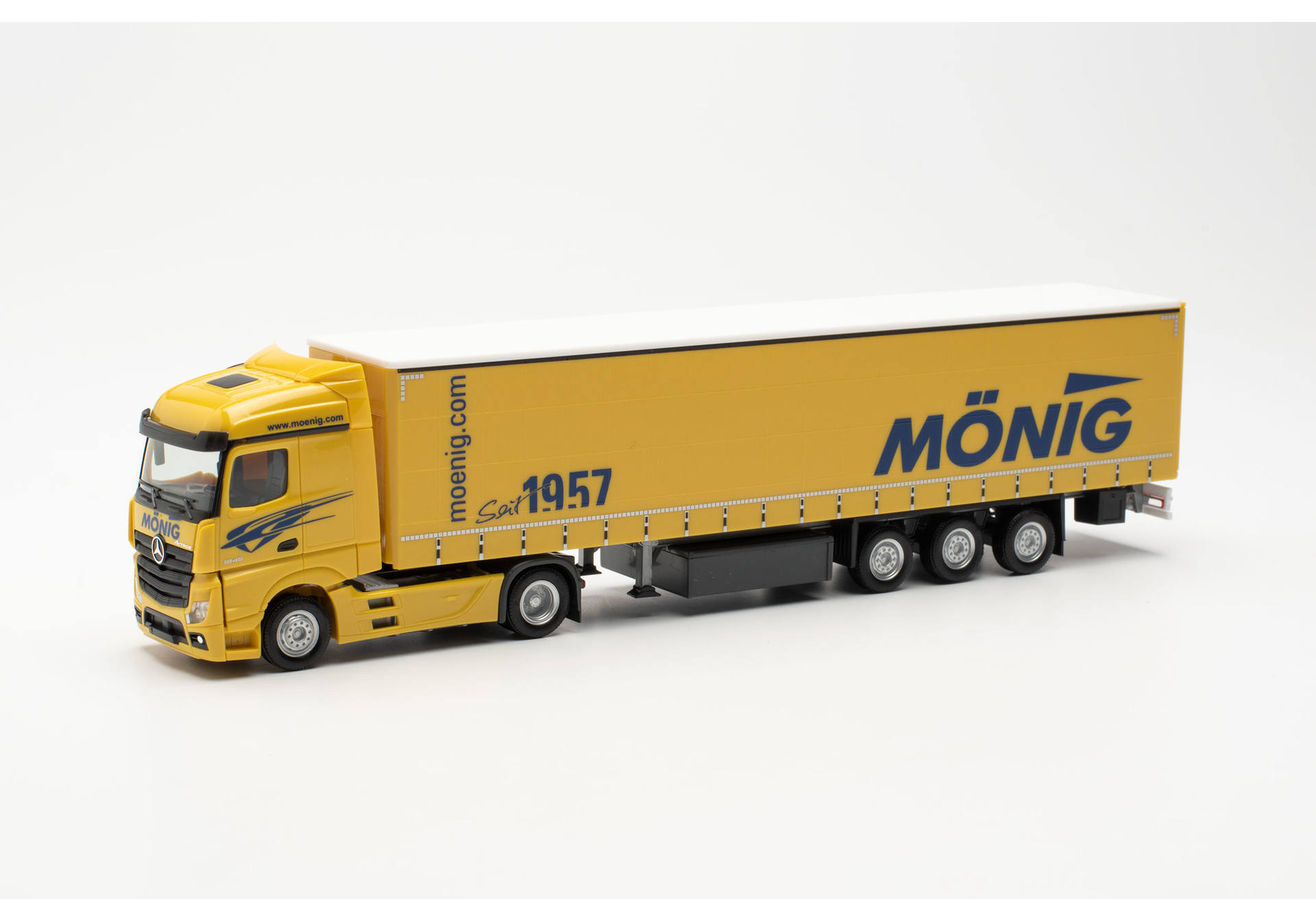 Mercedes-Benz Actros '18 Streamspace curtain canvas semitrailer truck „Mönig“
