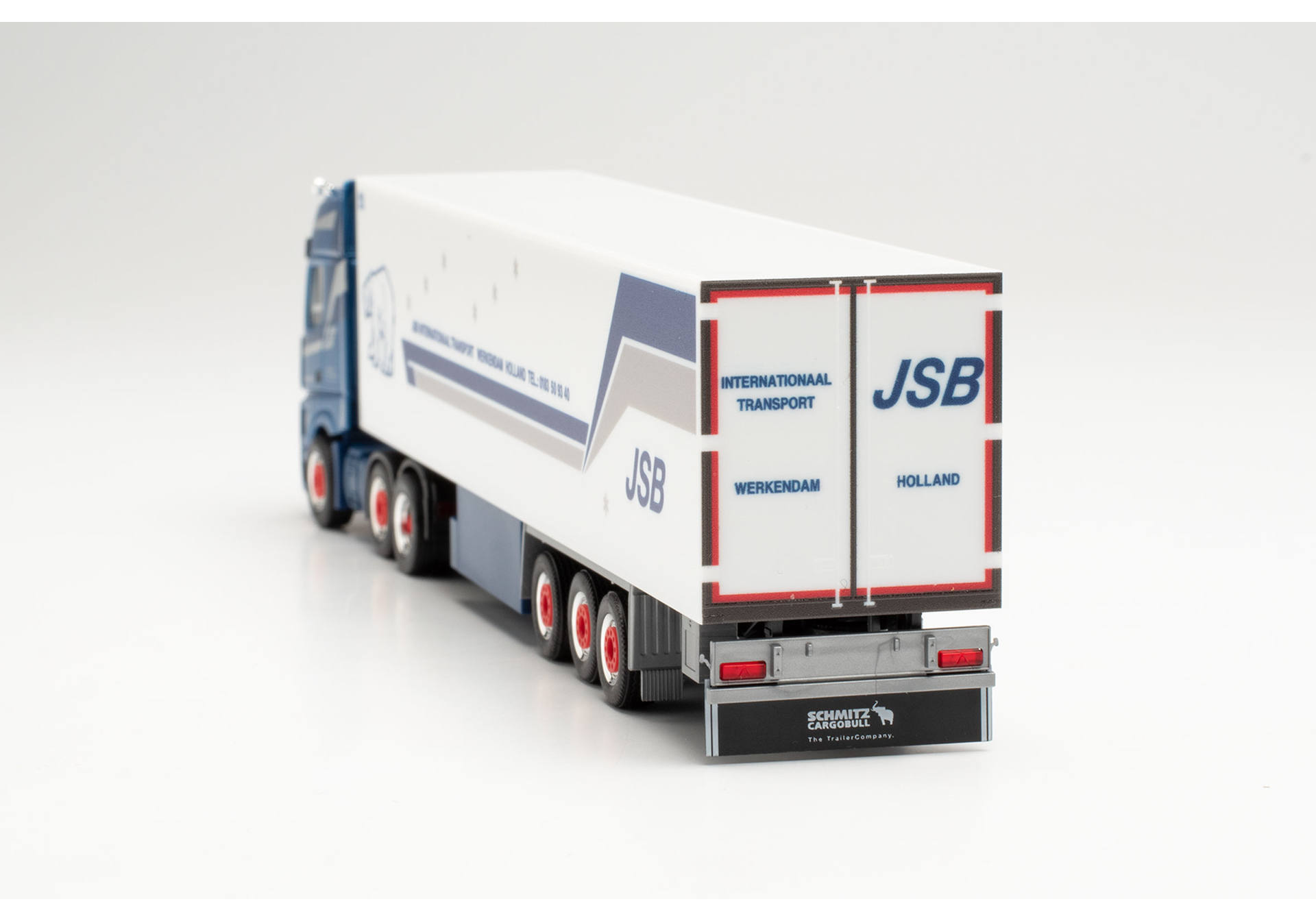 Mercedes-Benz Actros GigaSpace ‘18 6×2 refrigerated box semitrailer “JSB Transport”