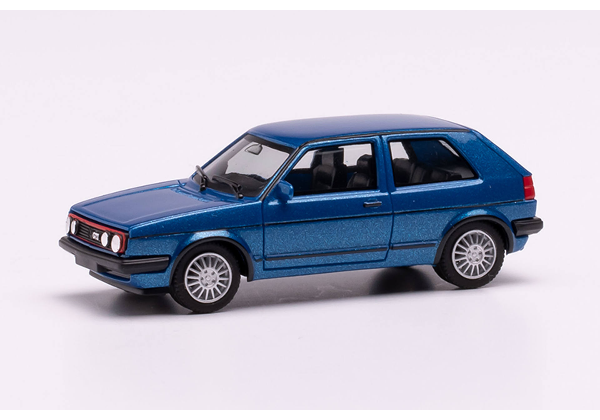 VW Golf II GTI mit Sportfelgen, blaumetallic