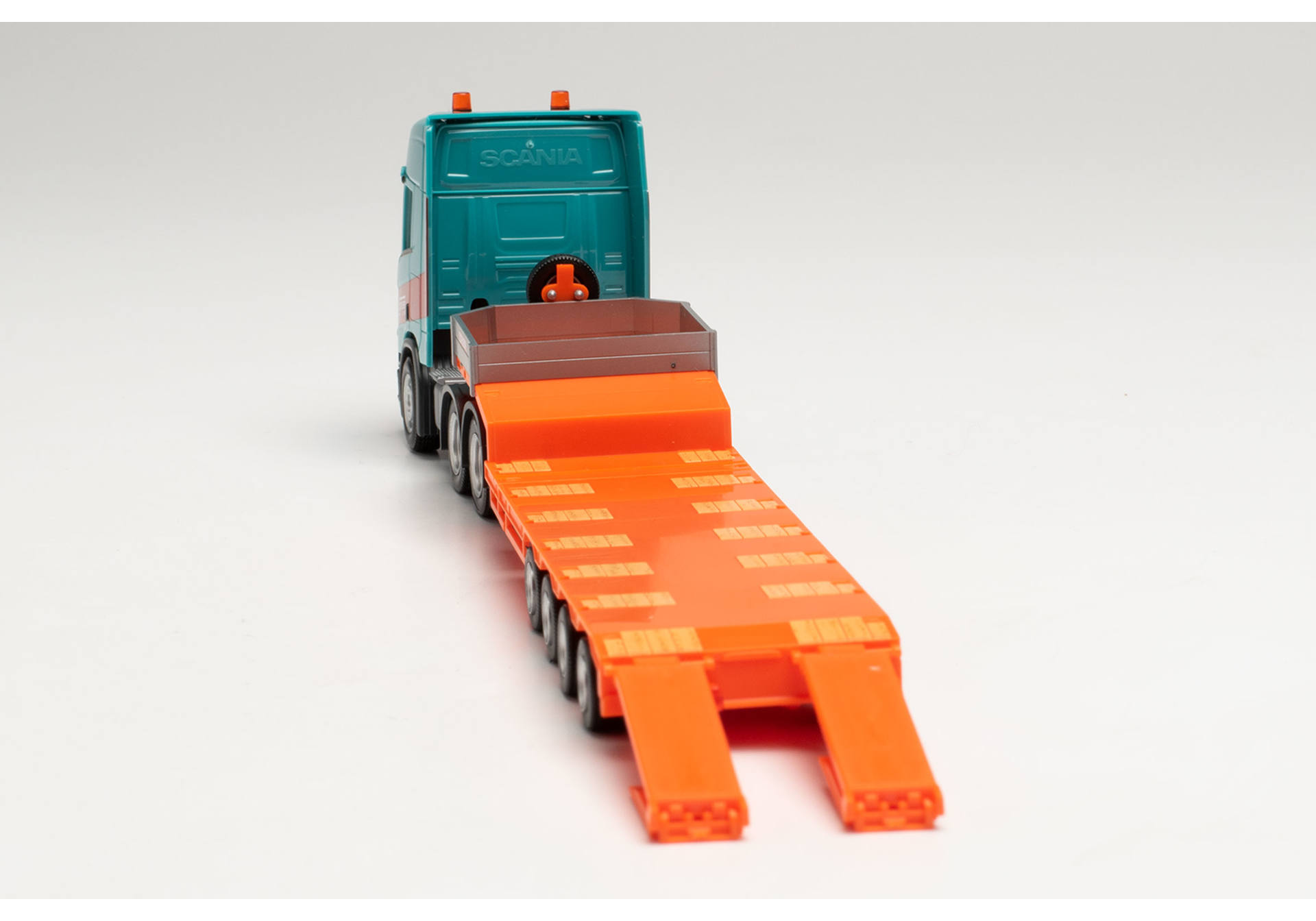 Scania CR 20 high roof 6×4 semi-low-loader semitrailer “Gruber”