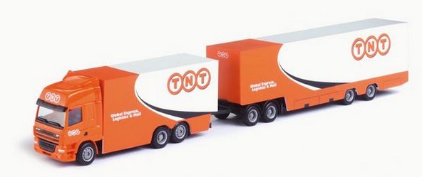 DAF CF case trailer train