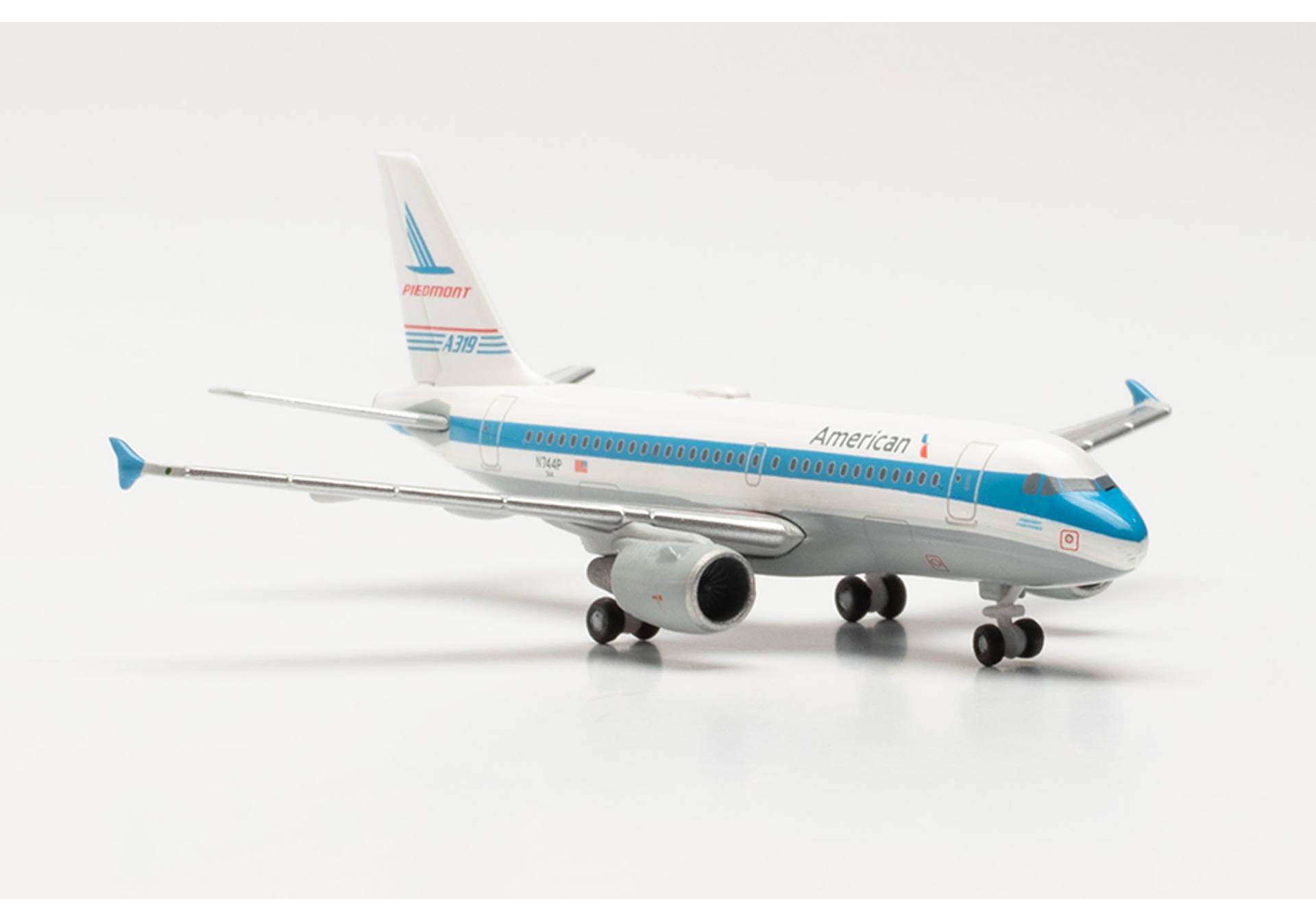 American Airlines Airbus A319 - Piedmont Heritage livery – N744P “Piedmont Pacemaker”