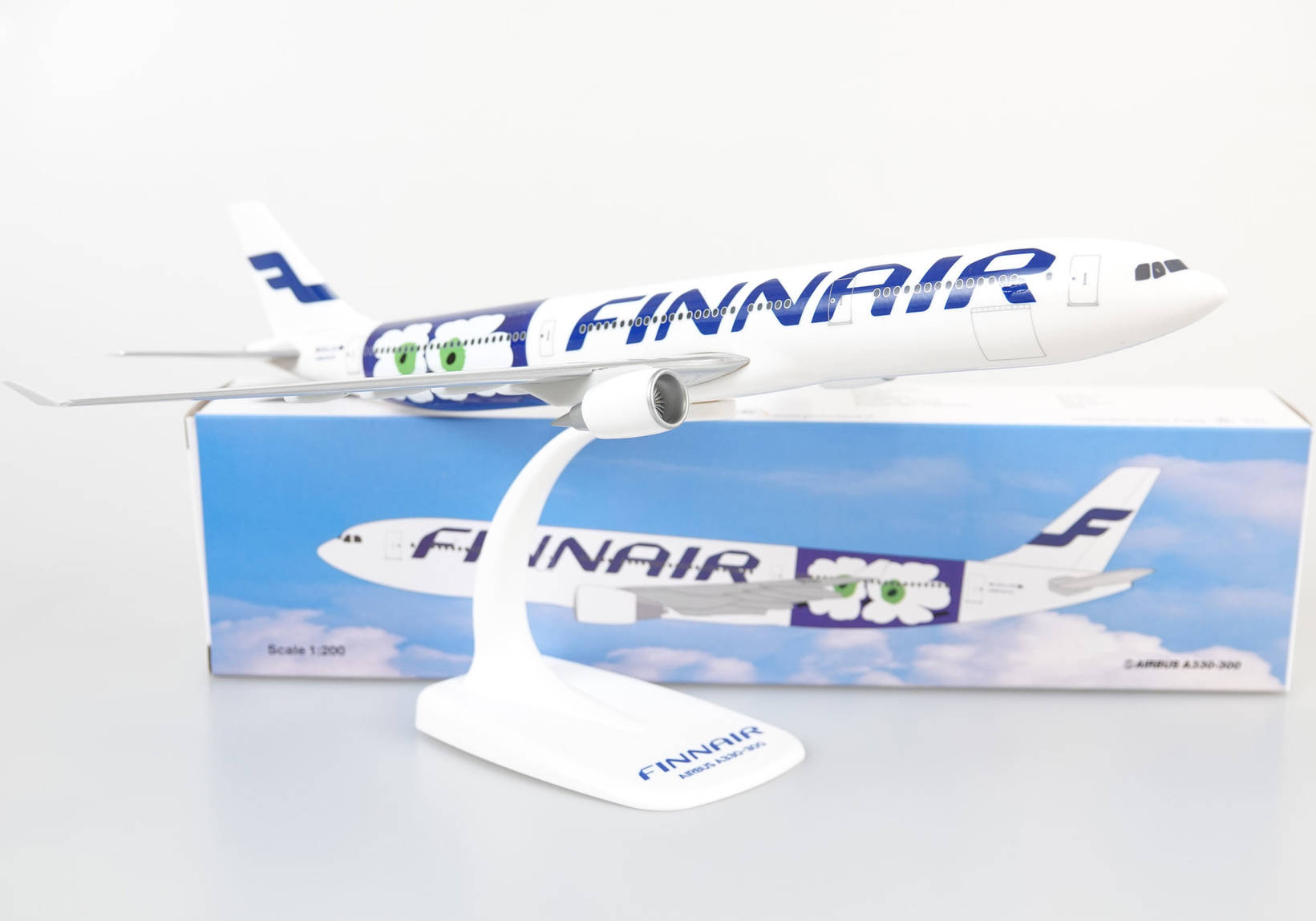 Finnair „Unikko Flowers“ Airbus A330-300