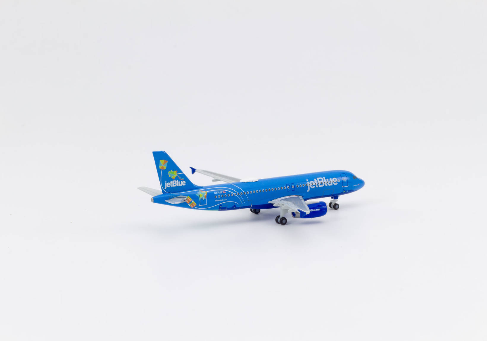 JetBlue Airbus A320 – N779JB "Bluericua"