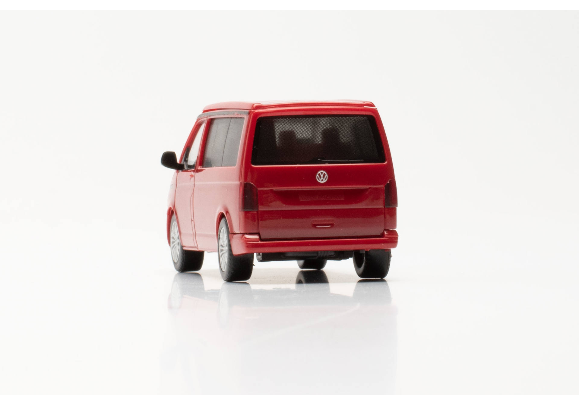 Volkswagen (VW) Touran, cherry red