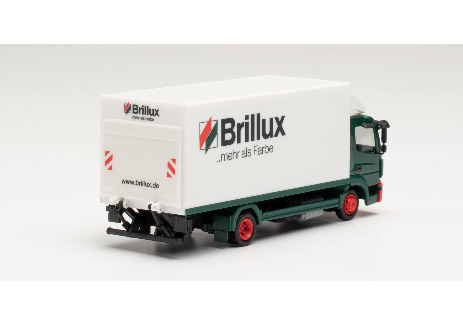 Mercedes-Benz Atego ‘13 box truck with tail lift “Brillux”