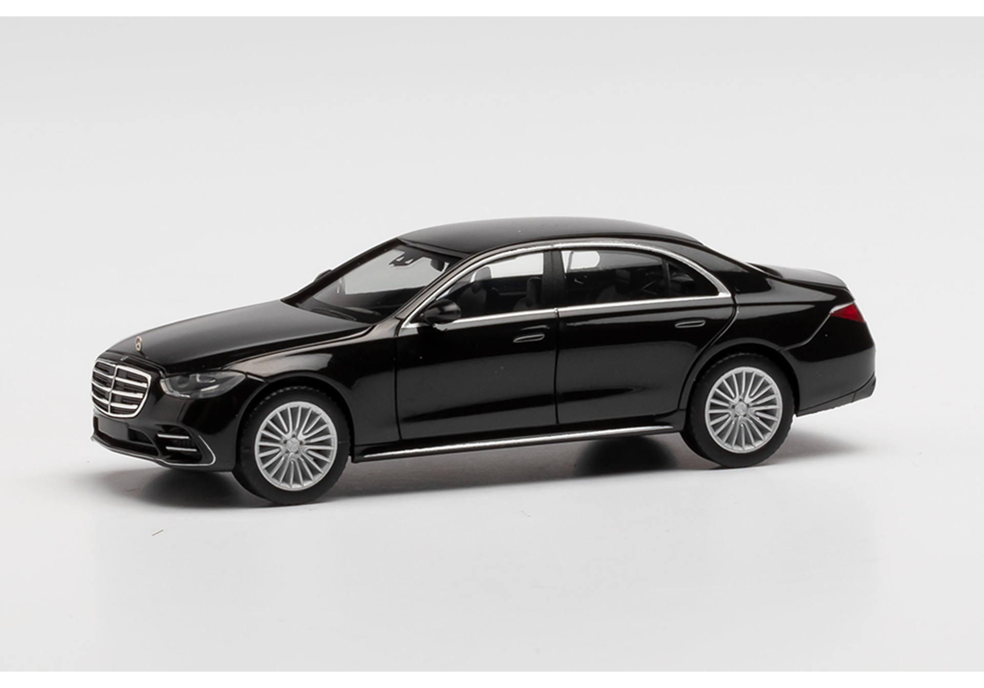 Mercedes-Benz S-Klasse, black