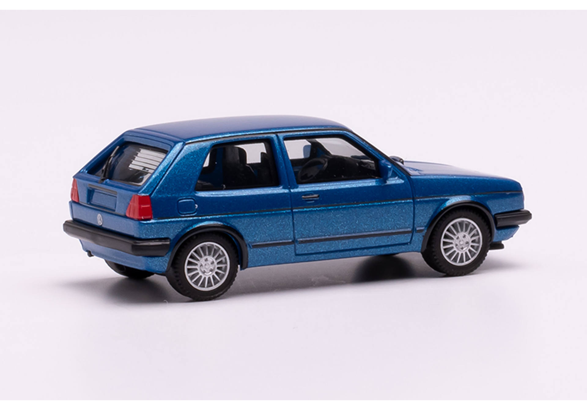 VW Golf II GTI mit Sportfelgen, blaumetallic
